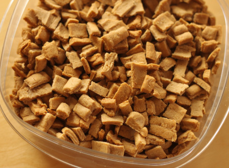 peanut-butter-dog-treats-in-a-bowl