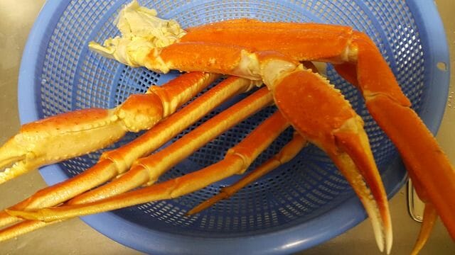 Crab Leg Shells Can't Be Eaten by Dogs
